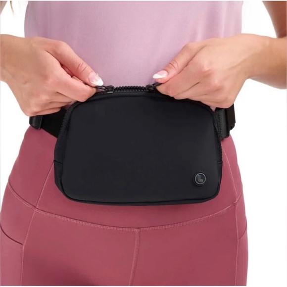 LOLE Fanny pack - Picture 2 of 6